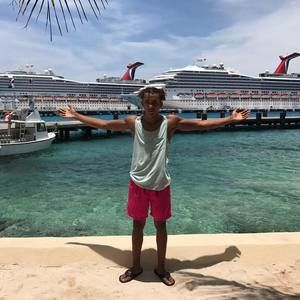 Meet your Posher, Deandre